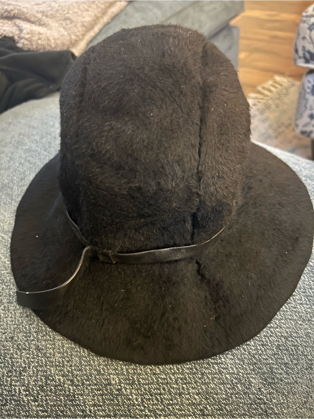 Betmar New York imported fur black wide-brim bucket/cloche hat
